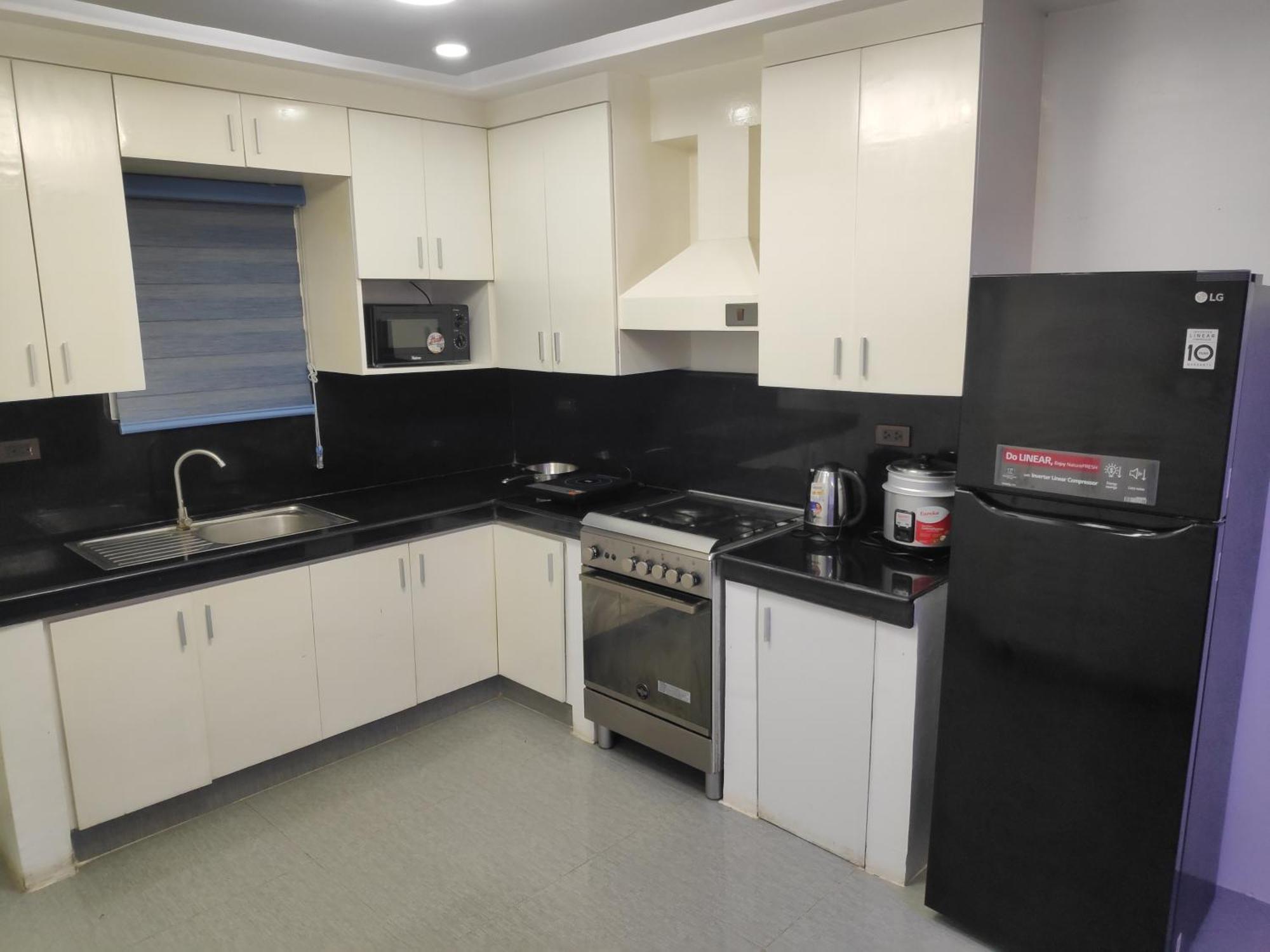 Tagaytay Staycation By Naya And Darla W Free Swimming Pool, Wifi & Netflix Tagaytay City Exterior photo