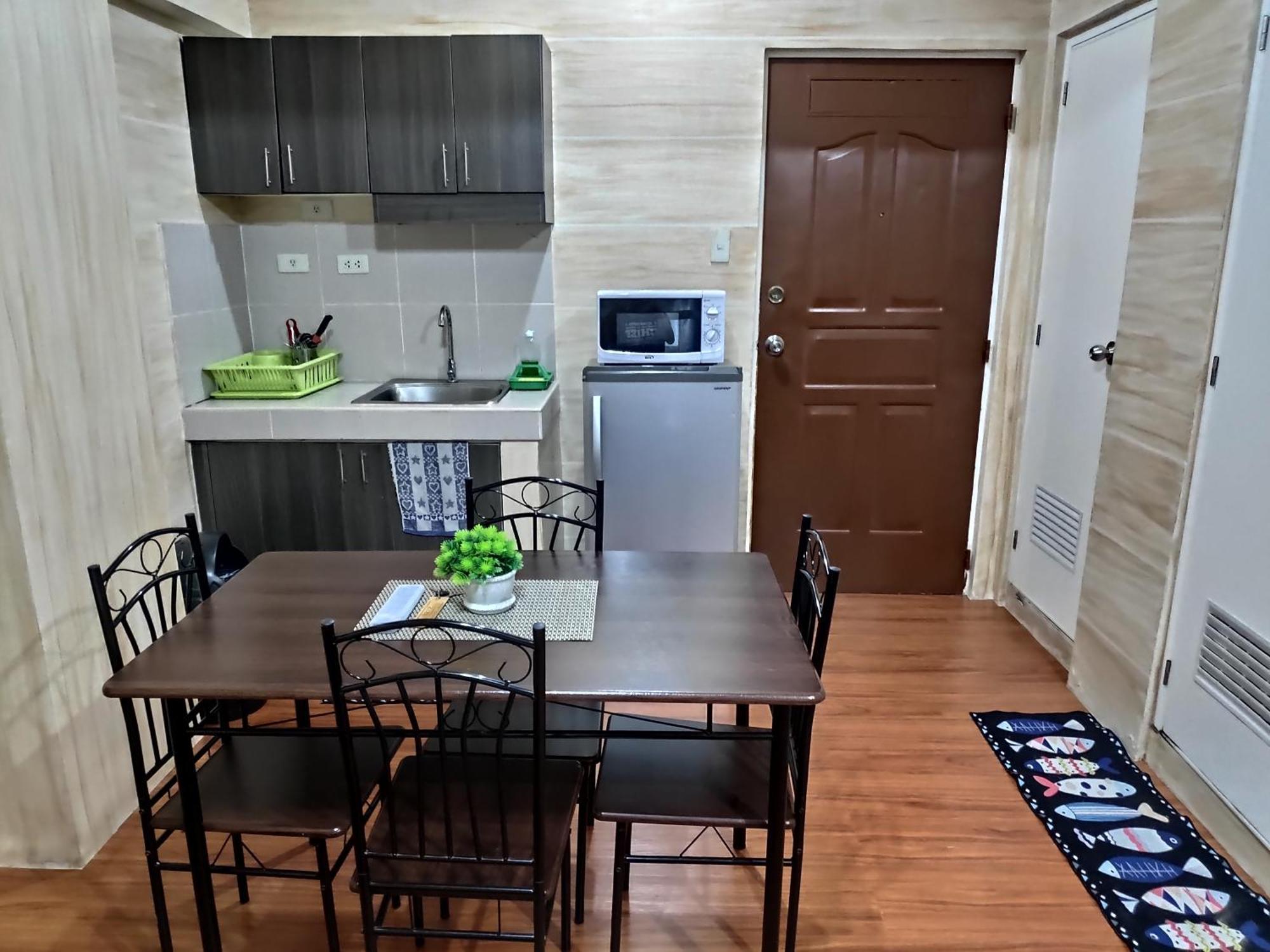 Tagaytay Staycation By Naya And Darla W Free Swimming Pool, Wifi & Netflix Tagaytay City Exterior photo