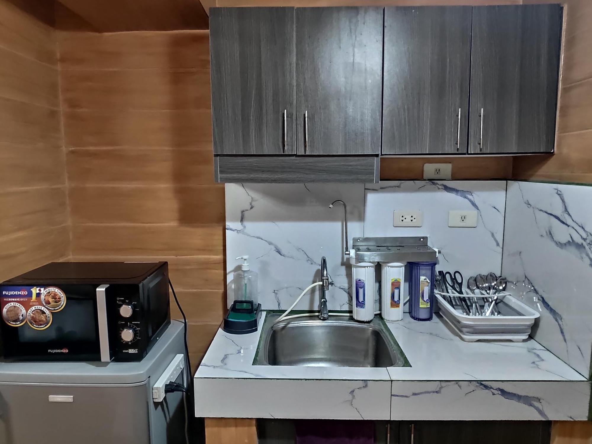 Tagaytay Staycation By Naya And Darla W Free Swimming Pool, Wifi & Netflix Tagaytay City Exterior photo