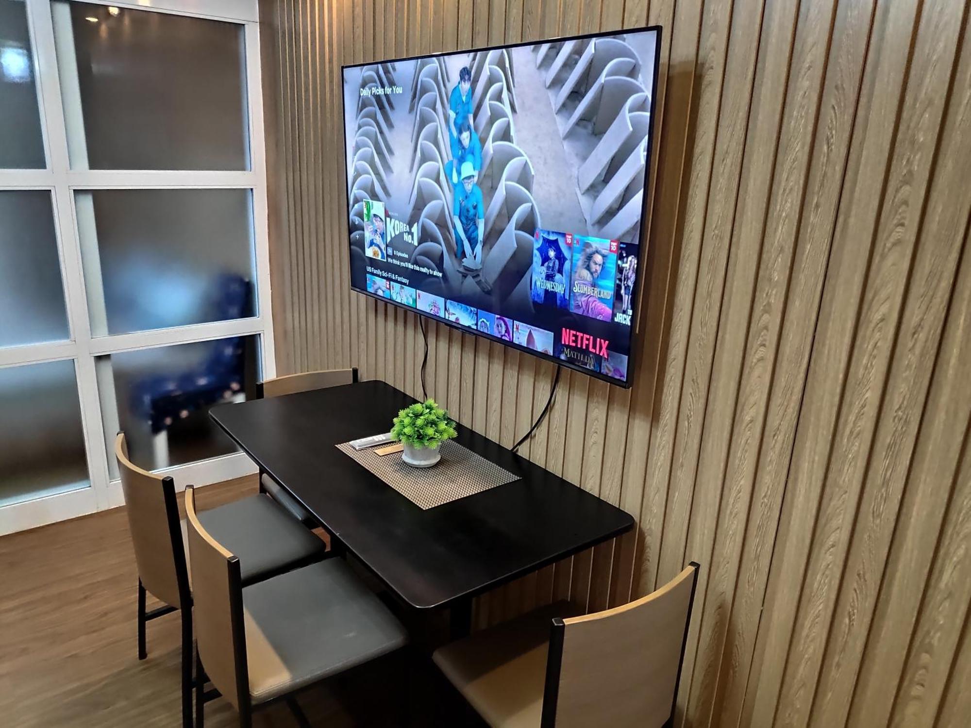 Tagaytay Staycation By Naya And Darla W Free Swimming Pool, Wifi & Netflix Tagaytay City Exterior photo